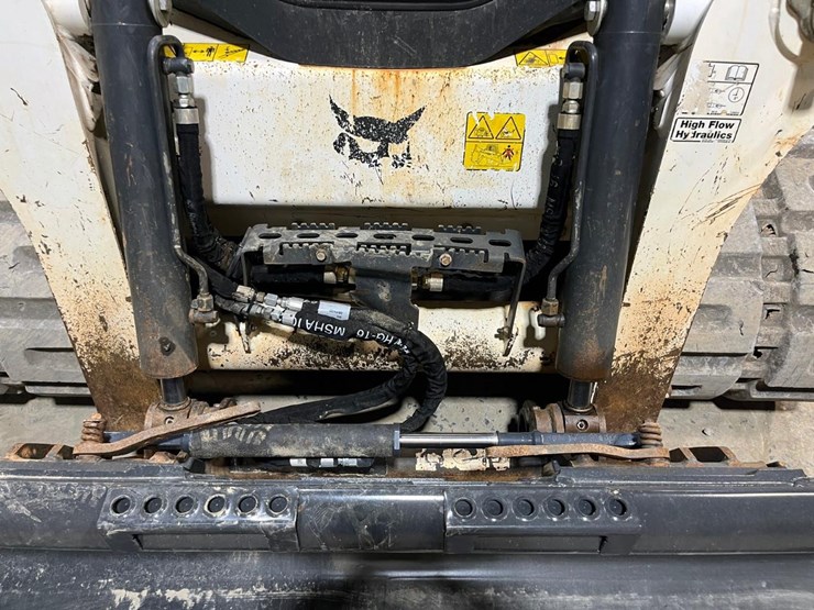 2023-bobcat-t770-image-10