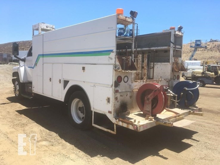 2004-gmc-topkick-c7500-image-3