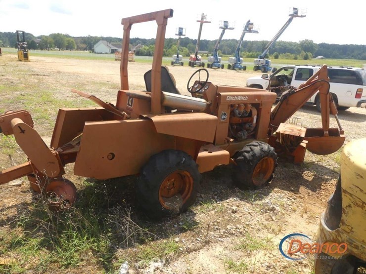 ditch-witch-r60-image-2