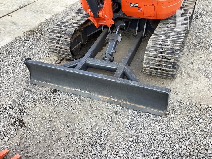 2018-kubota-u50-image-10