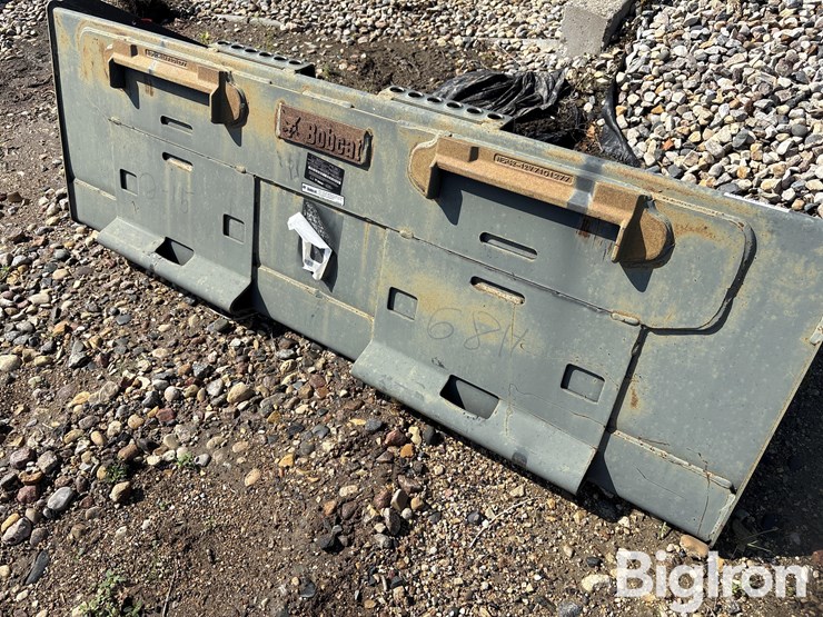 bobcat-68”-heavy-duty-skid-steer-bucket-image-13