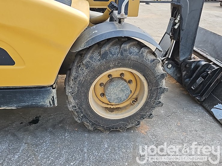 2015-caterpillar-th255c-image-8