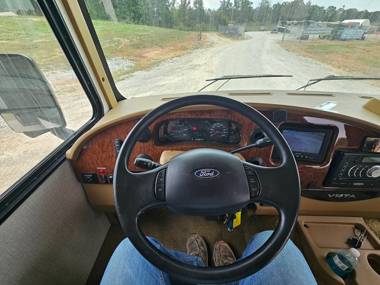 #21543-•-2014-ford-f53-motorhome-image-38