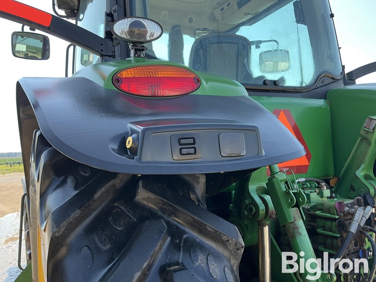 2013-john-deere-8235r-image-17
