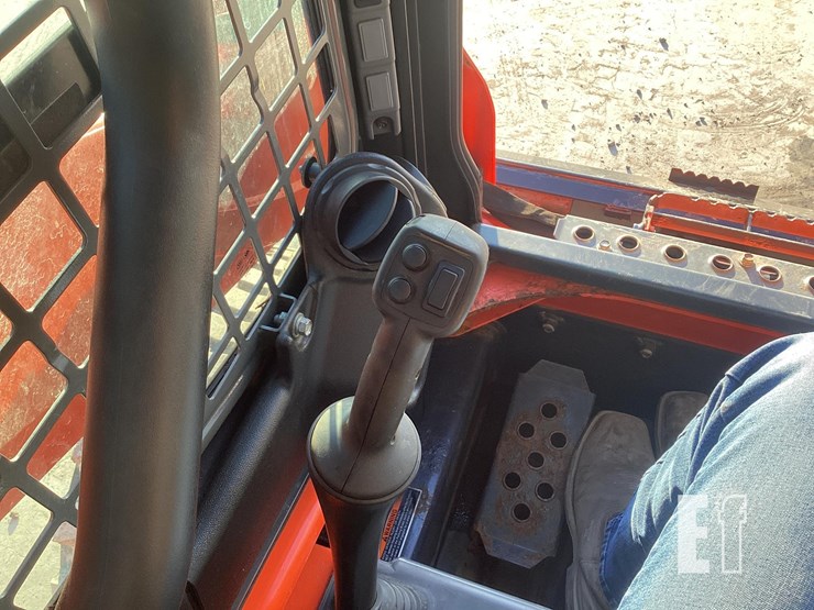 2018-kubota-ssv65-image-14