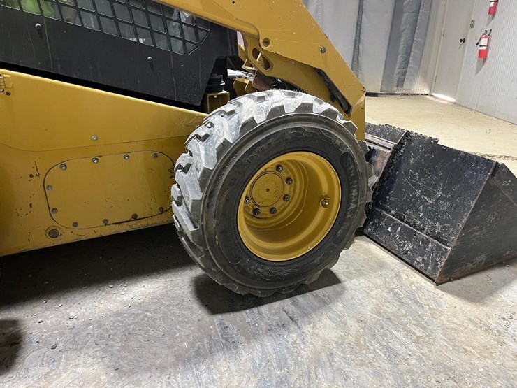2022-caterpillar-272d3-image-19