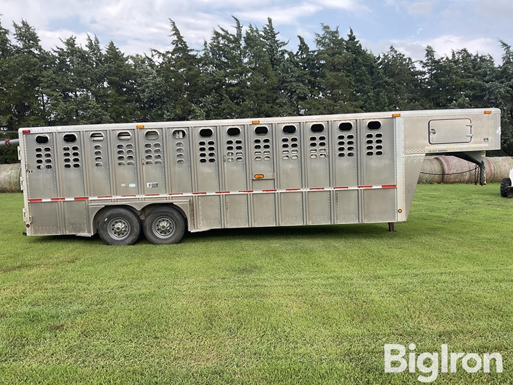 2003-wilson-livestock-trailer-image-4