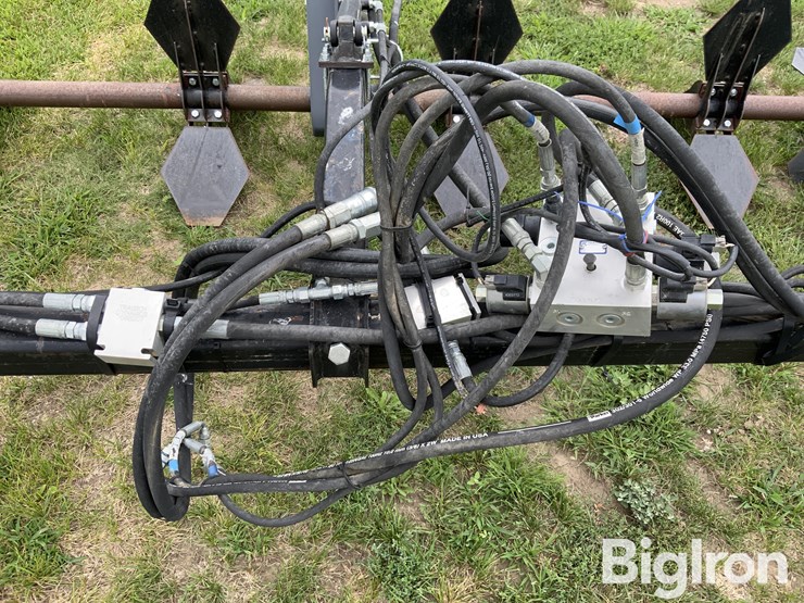 2019-john-deere-16-image-19