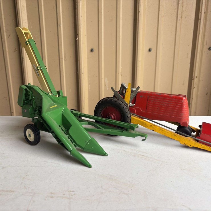 (2) 1/16 Oliver 70 and One Row Corn Picker