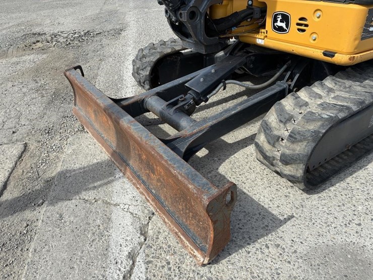 2024-deere-35g-image-9