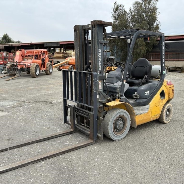 2015 KOMATSU FG25HT-16