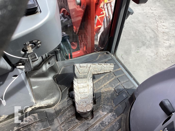 2018-kubota-l4760-image-19