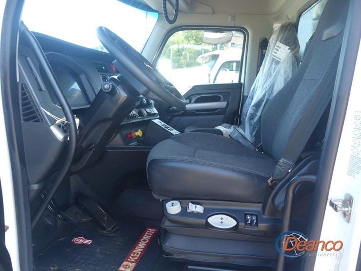 2024-kenworth-t880-image-18