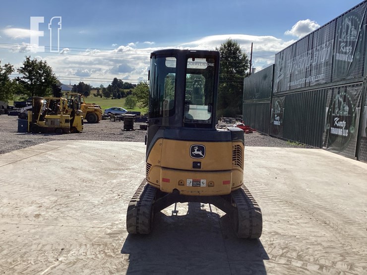 2007-deere-35d-image-3