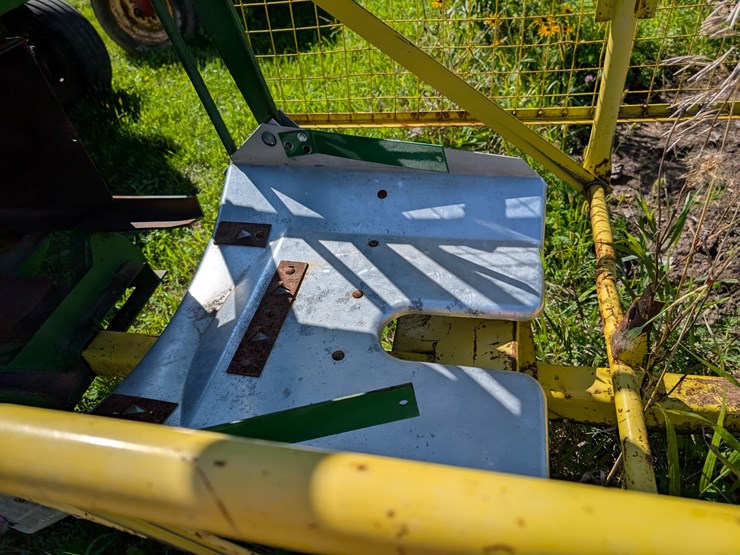 john-deere-336-image-9