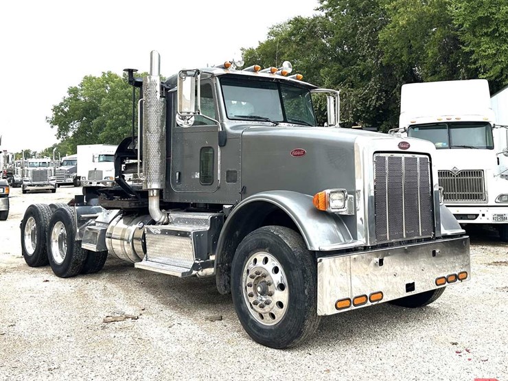 2012-peterbilt-367-image-2
