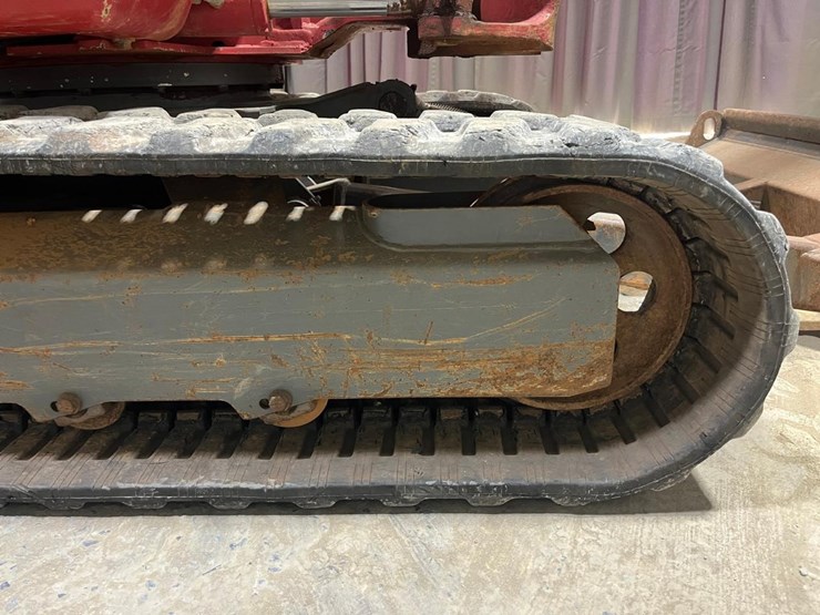 takeuchi-tb235-image-22
