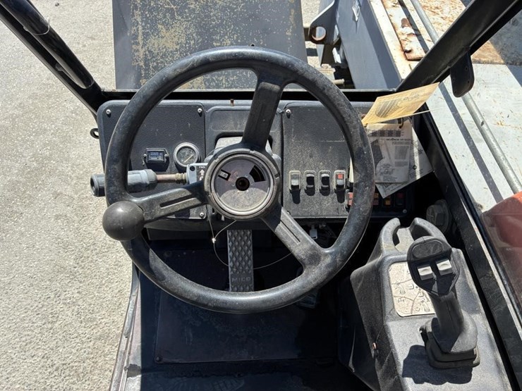 2012-skytrack-vr-g42d-telescopic-reach-lift-image-17
