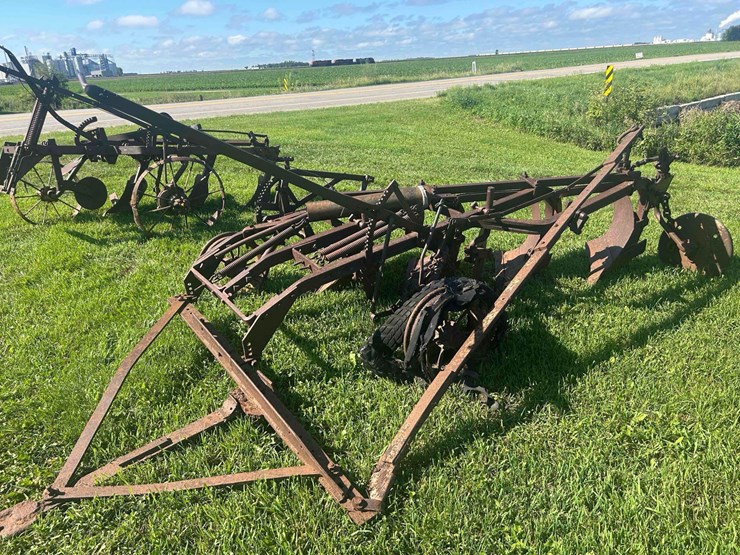 antique-plow-image-1