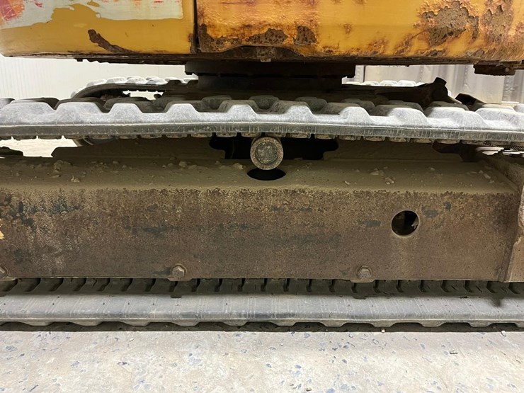 caterpillar-303-image-22