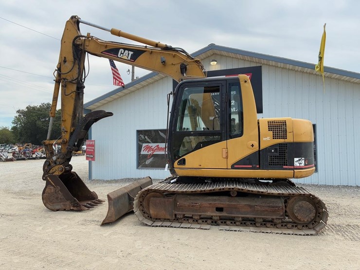 2004-caterpillar-311c-image-2