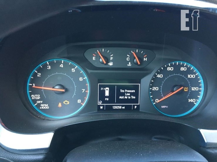 2021-chevrolet-traverse-ls-image-6
