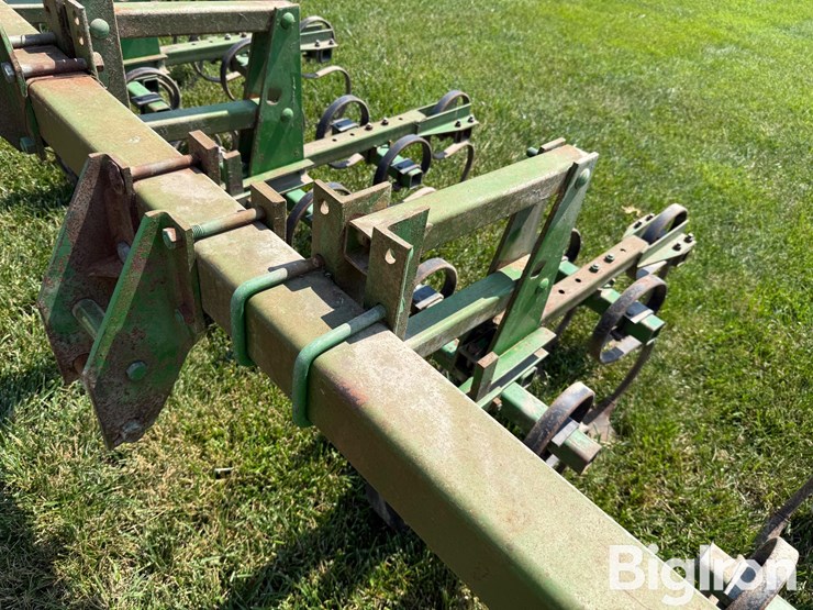 john-deere-825-image-11