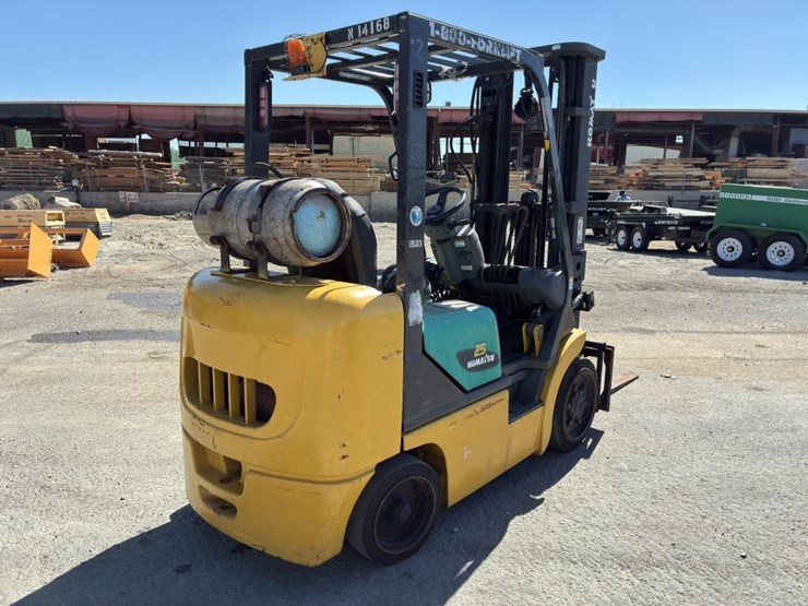 2005-komatsu-fg25sht-14-image-3