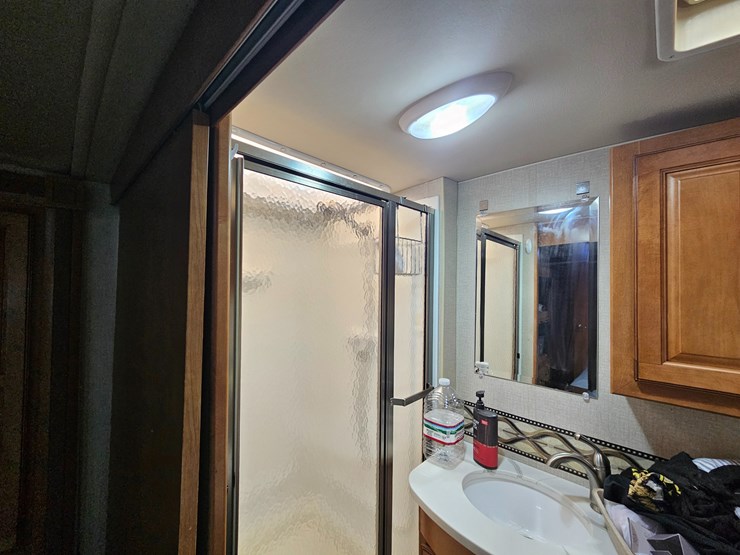 #21543-•-2014-ford-f53-motorhome-image-75