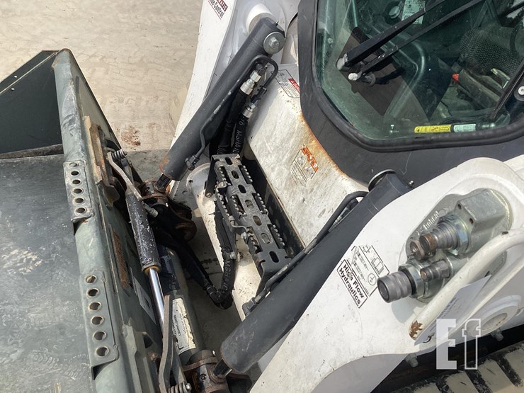 2022-bobcat-t770-image-10