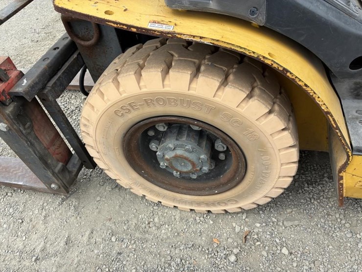 2015-komatsu-fg25ht-16-image-6
