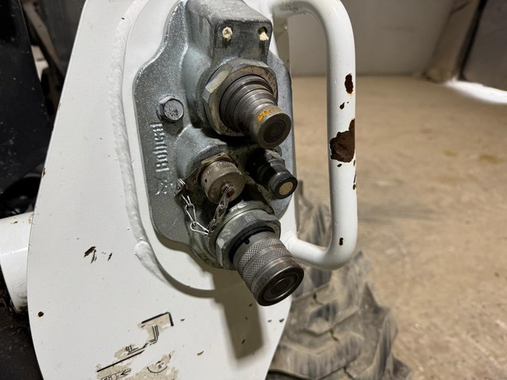 2022-bobcat-s740-image-11