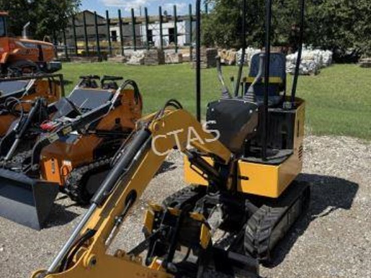#41-•-land-hero-mini-excavator-image-2