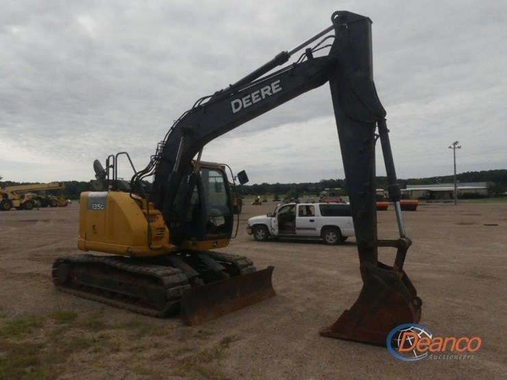 2018-deere-135g-image-1