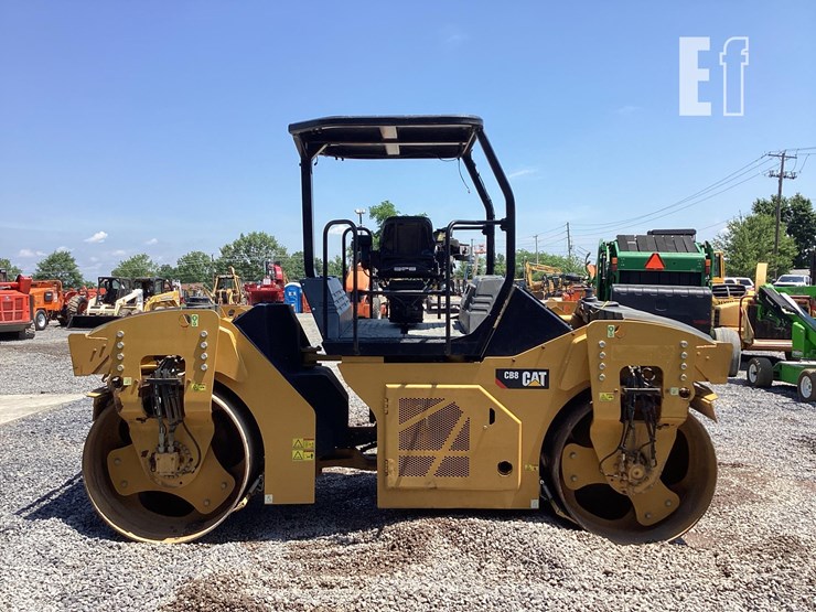 2019-caterpillar-cb8-image-5