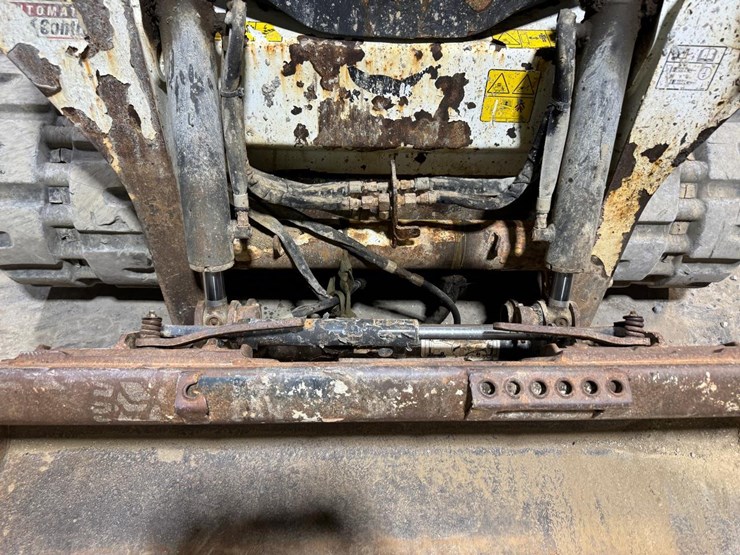 2021-bobcat-t595-image-10