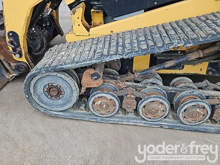 2006-caterpillar-277d-image-18