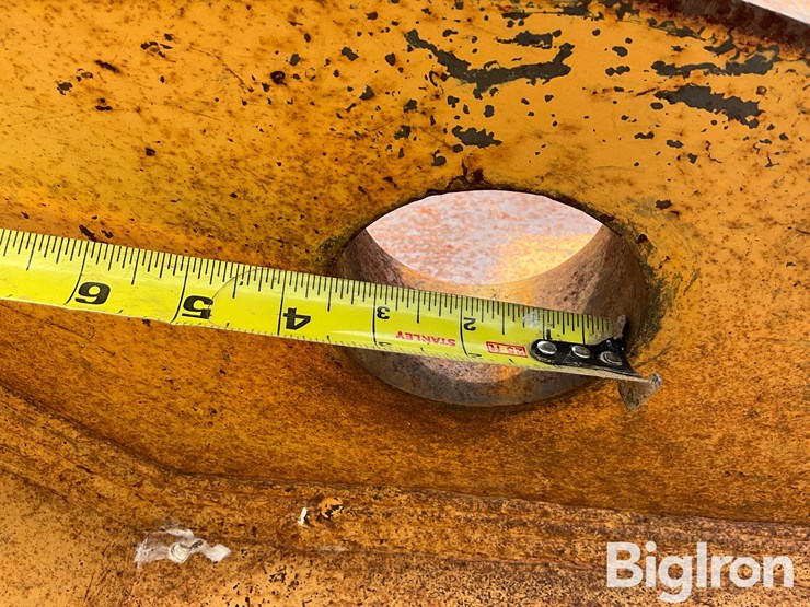 54"-toothed-excavator-bucket-image-14