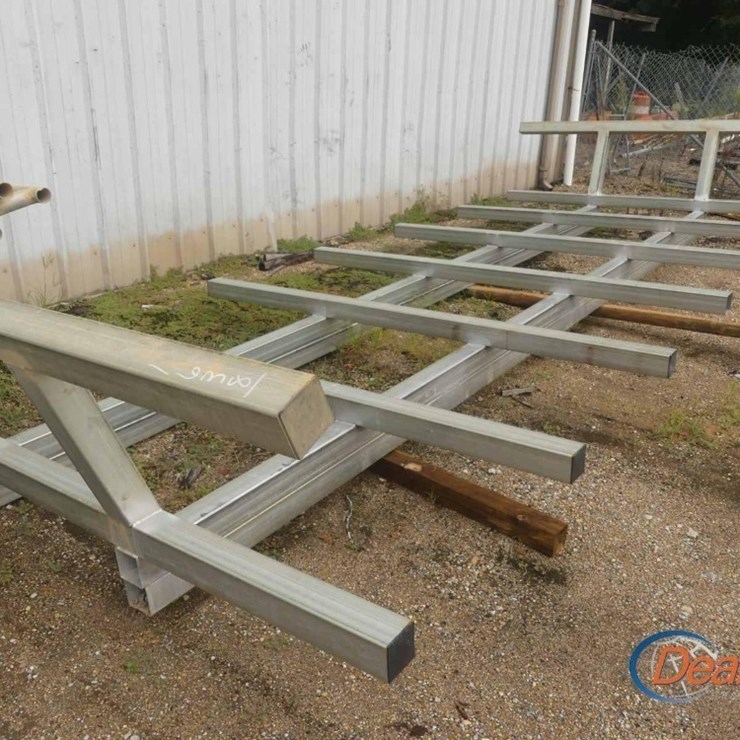 3-BALE FEEDER