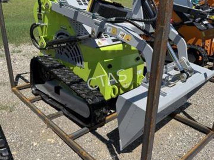#113-•-land-hero-mini-skid-steer-image-1