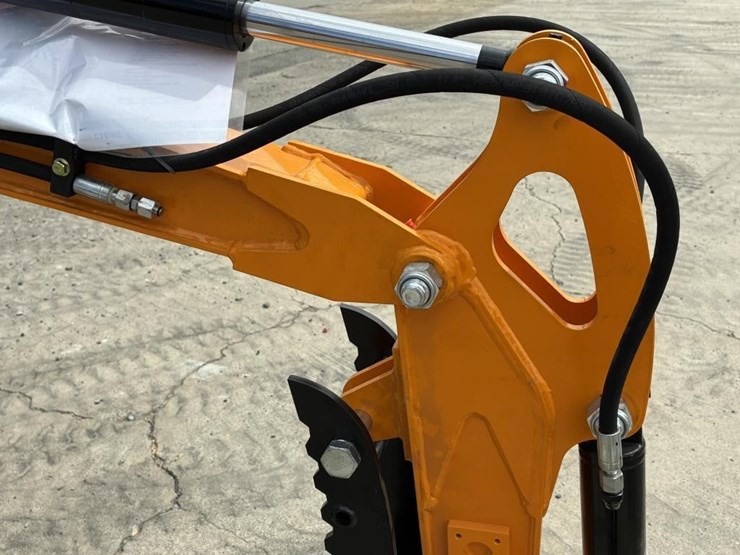 2025-vicsec-vc13c-hydraulic-excavator-image-7
