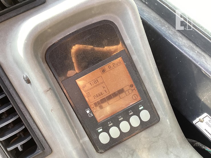 2018-yanmar-vio55-6a-image-21