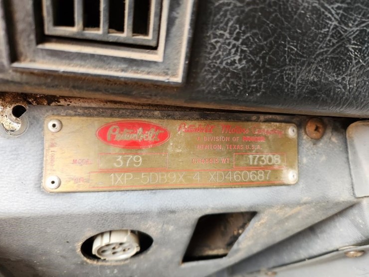 1999-peterbilt-379-image-66