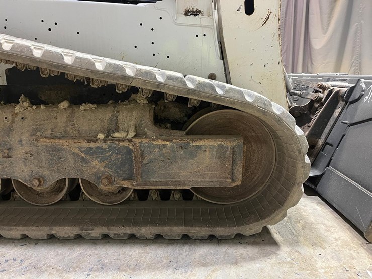 2020-bobcat-t740-image-21