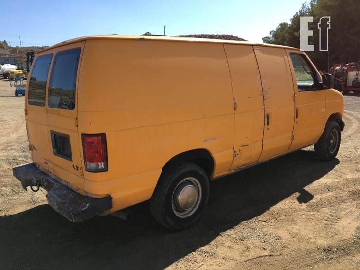 2004-ford-e250-image-3