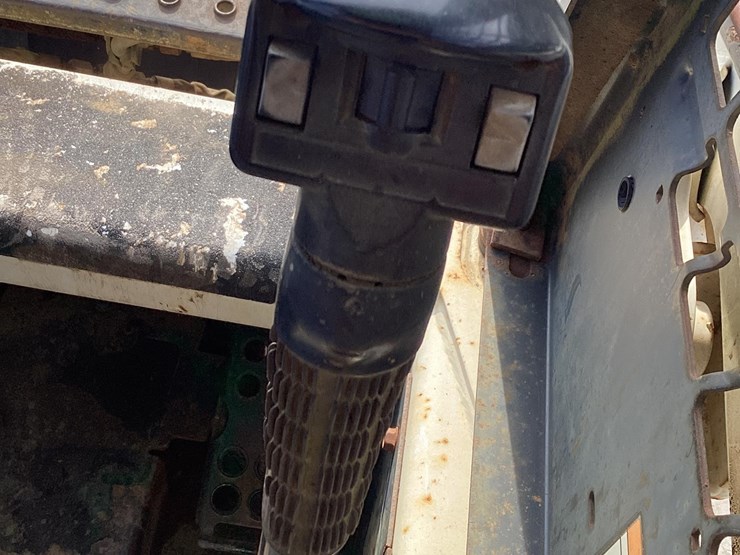 2007-bobcat-t180-image-17