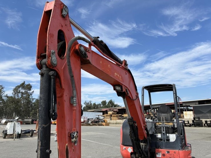 2015-kubota-u55-4-image-8