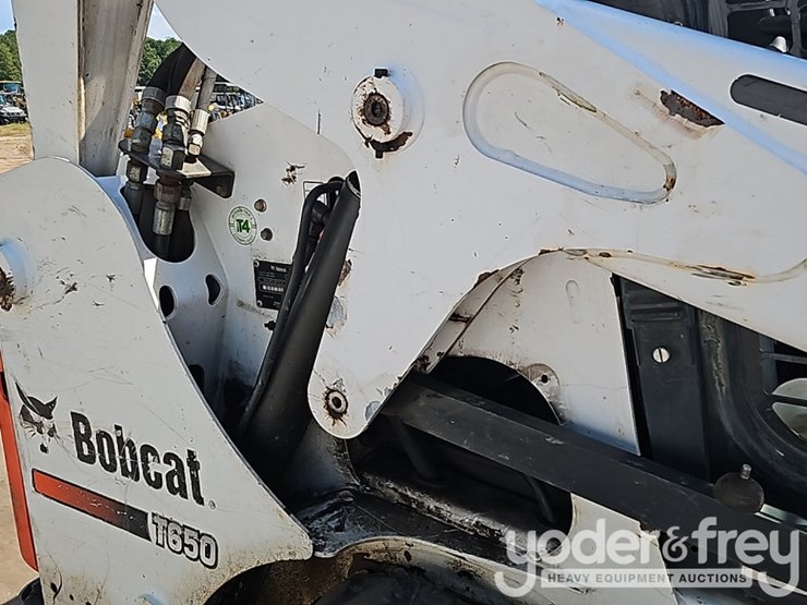 2014-bobcat-t650-image-12