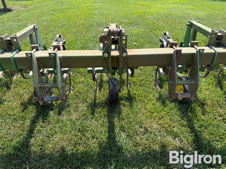 john-deere-825-image-9