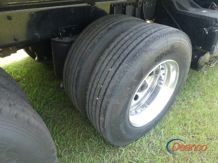 2024-kenworth-t880-image-11